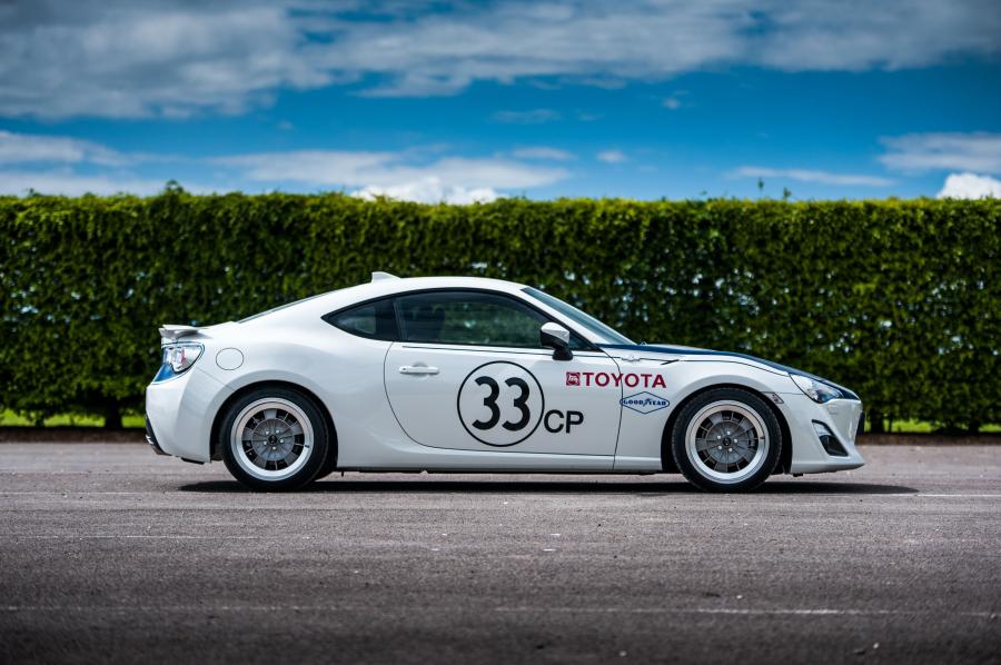 Toyota GT 86 Shelby Toyota 2000GT 2015 года  (фото 4 из 10)